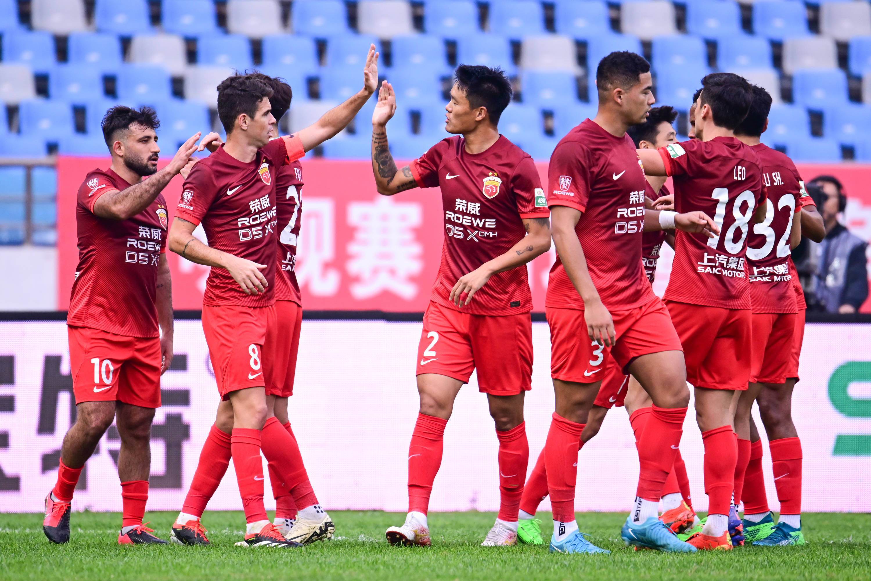 B体育体育在线-中超豪门火爆登场,轻松击败对手获胜