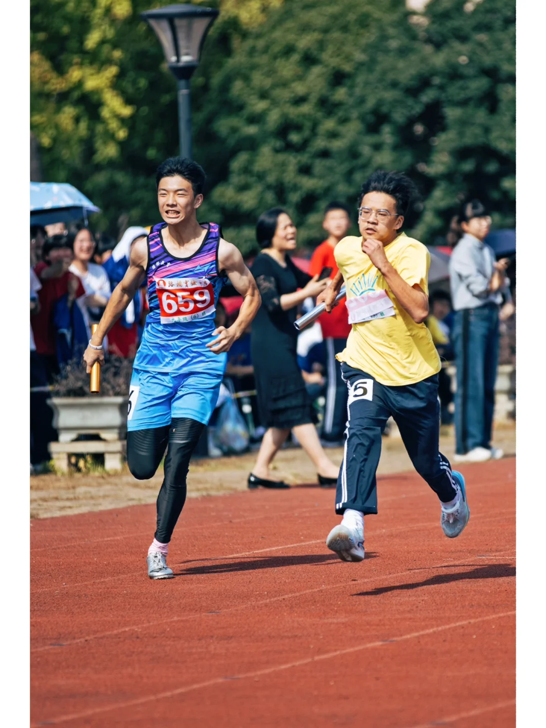 B体育体育地址-运动员拼尽全力，奋力突破困难取得胜利的简单介绍