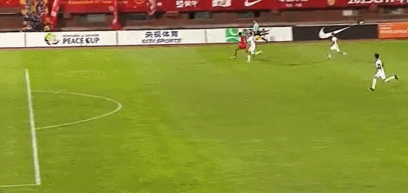 B体育体育竞技-率先打破僵局！现场球迷沸腾欢呼！的简单介绍