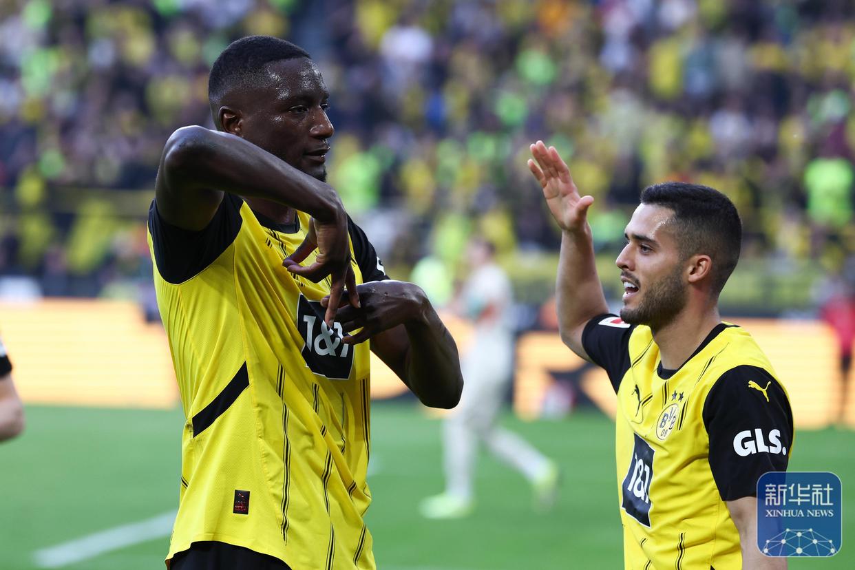 关于沙尔克客场挑战门兴格拉德巴赫,争夺保级之战的信息 关于沙尔克客场挑战门兴格拉德巴赫,争夺保级之战的信息