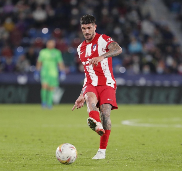 B体育体育网站入口-包含马德里豪门新援发威,球队士气显著提升的词条