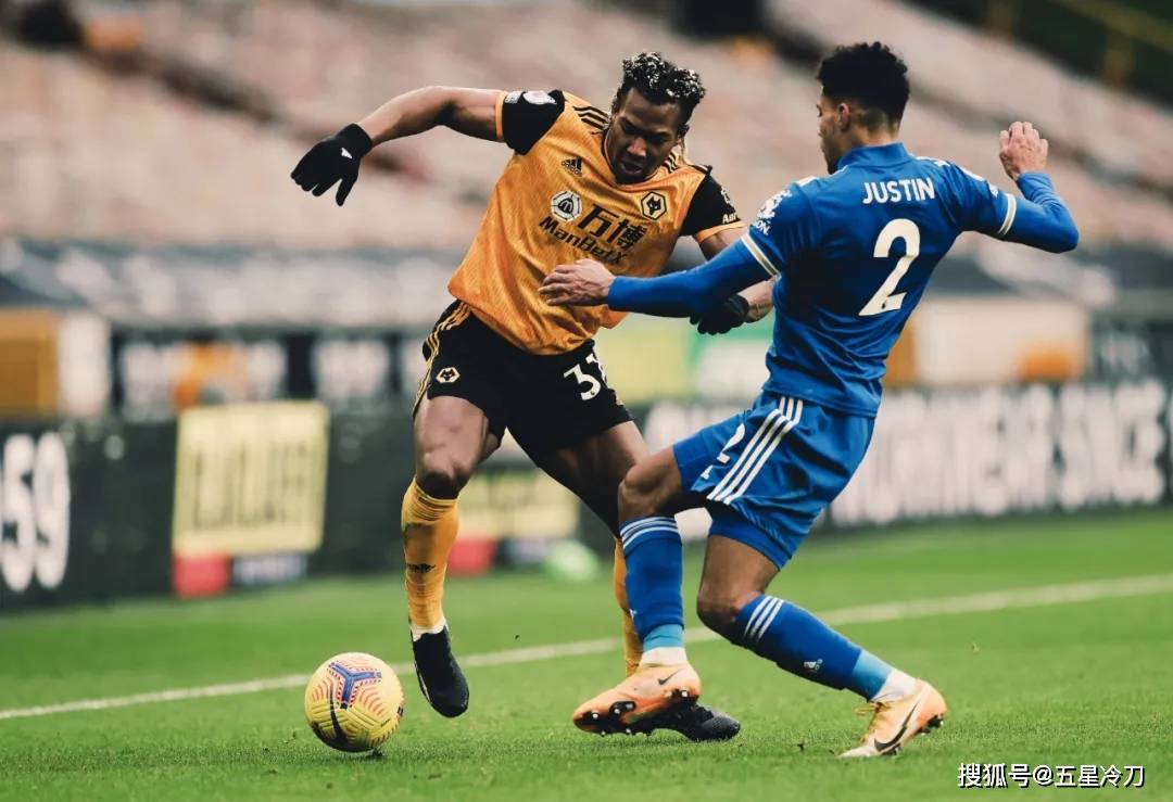 莱斯特城逼平狼队，双方激烈对抗