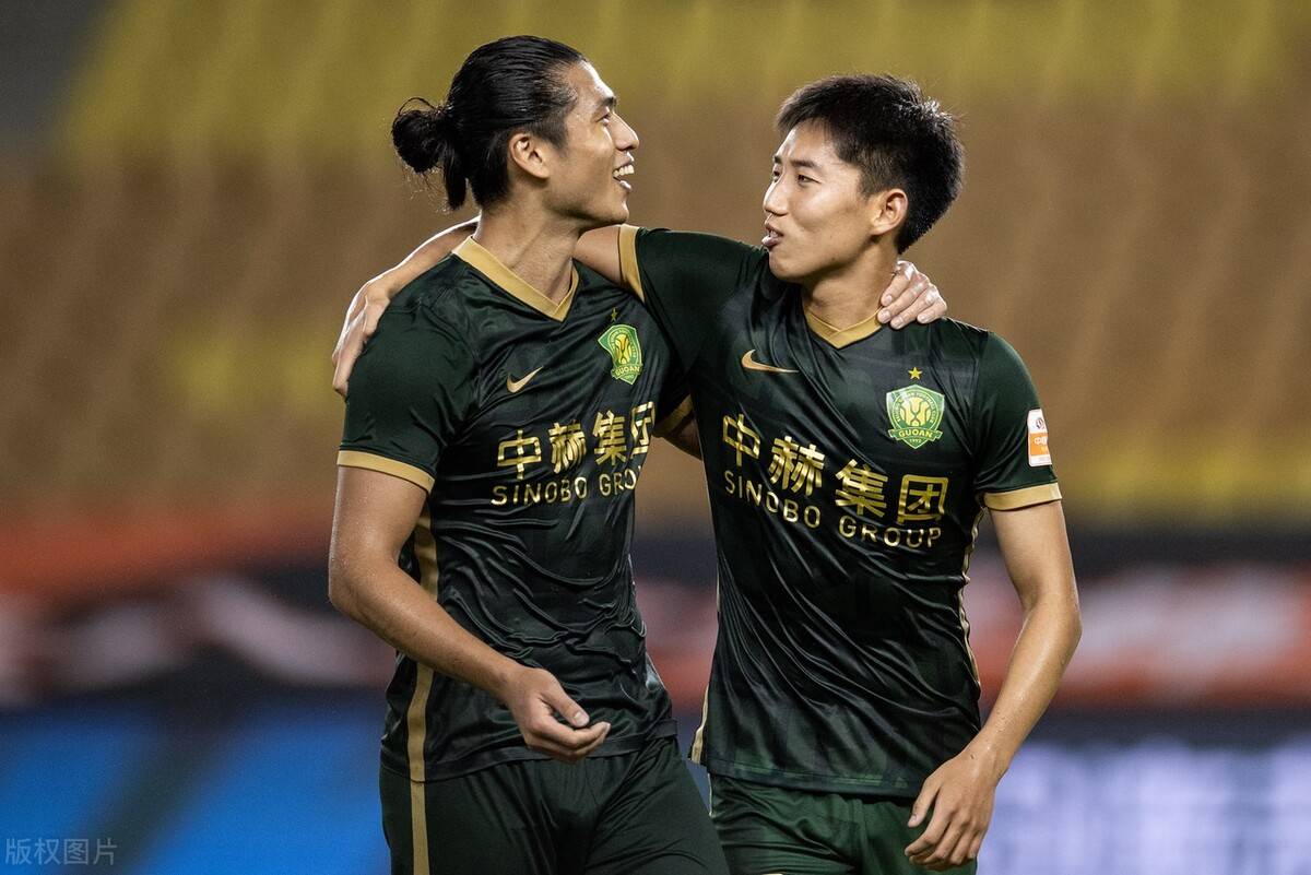 北京国安客场击败广州富力，继续领跑