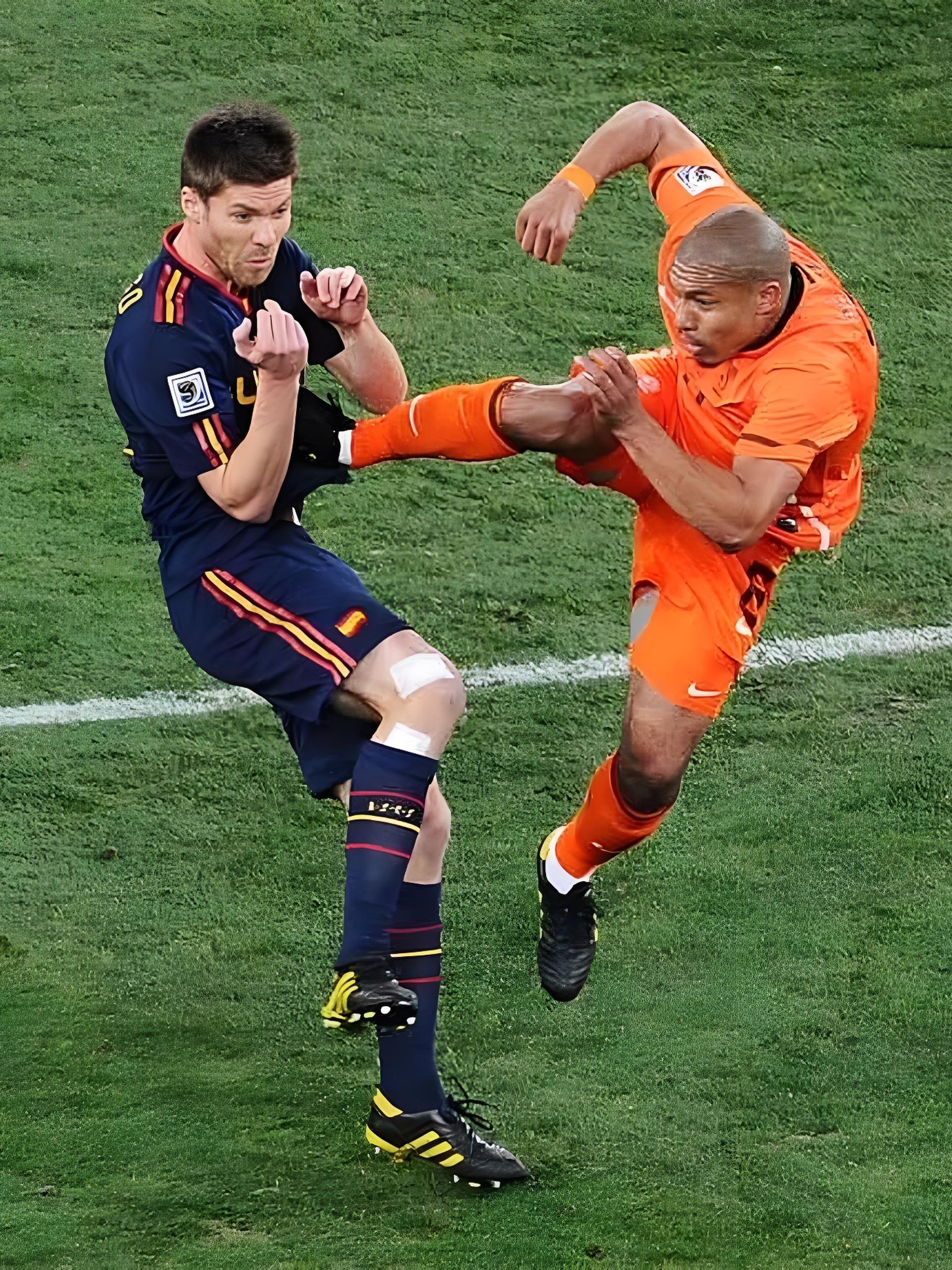 关于国内足球职业赛事最新对决:一场逆转震撼全场的信息 关于国内足球职业赛事最新对决:一场逆转震撼全场的信息