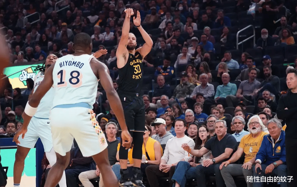 B体育体育登录-库里受伤休战,勇士防线不稳,多场比赛告负