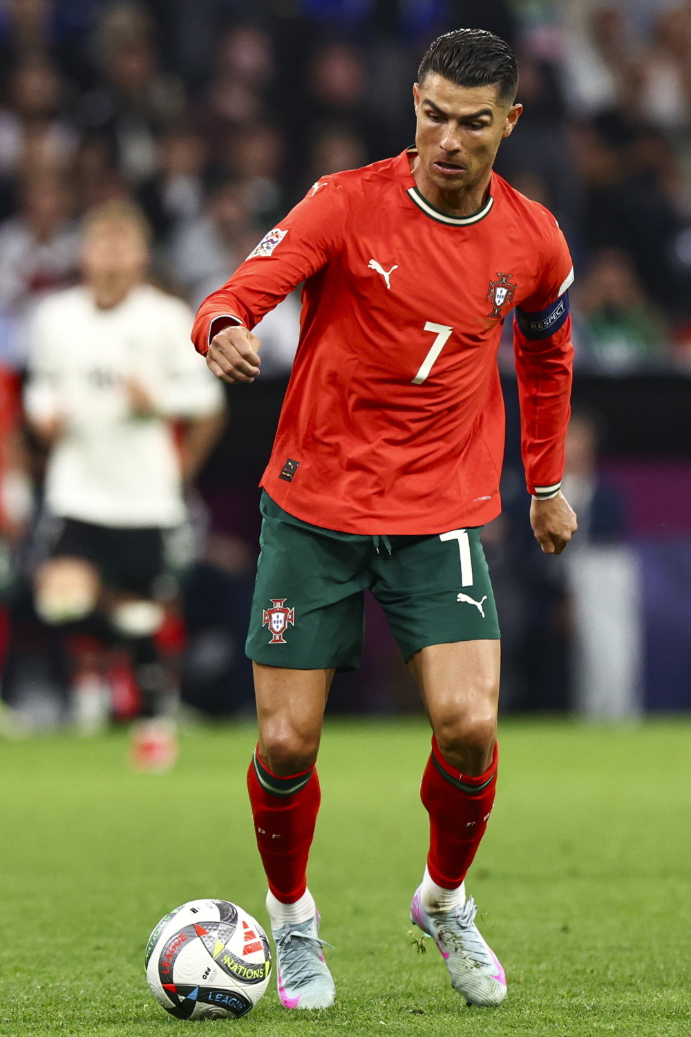 B体育体育官方入口-包含葡萄牙足球明星独中两元,稳获胜利羽翼丰满的词条