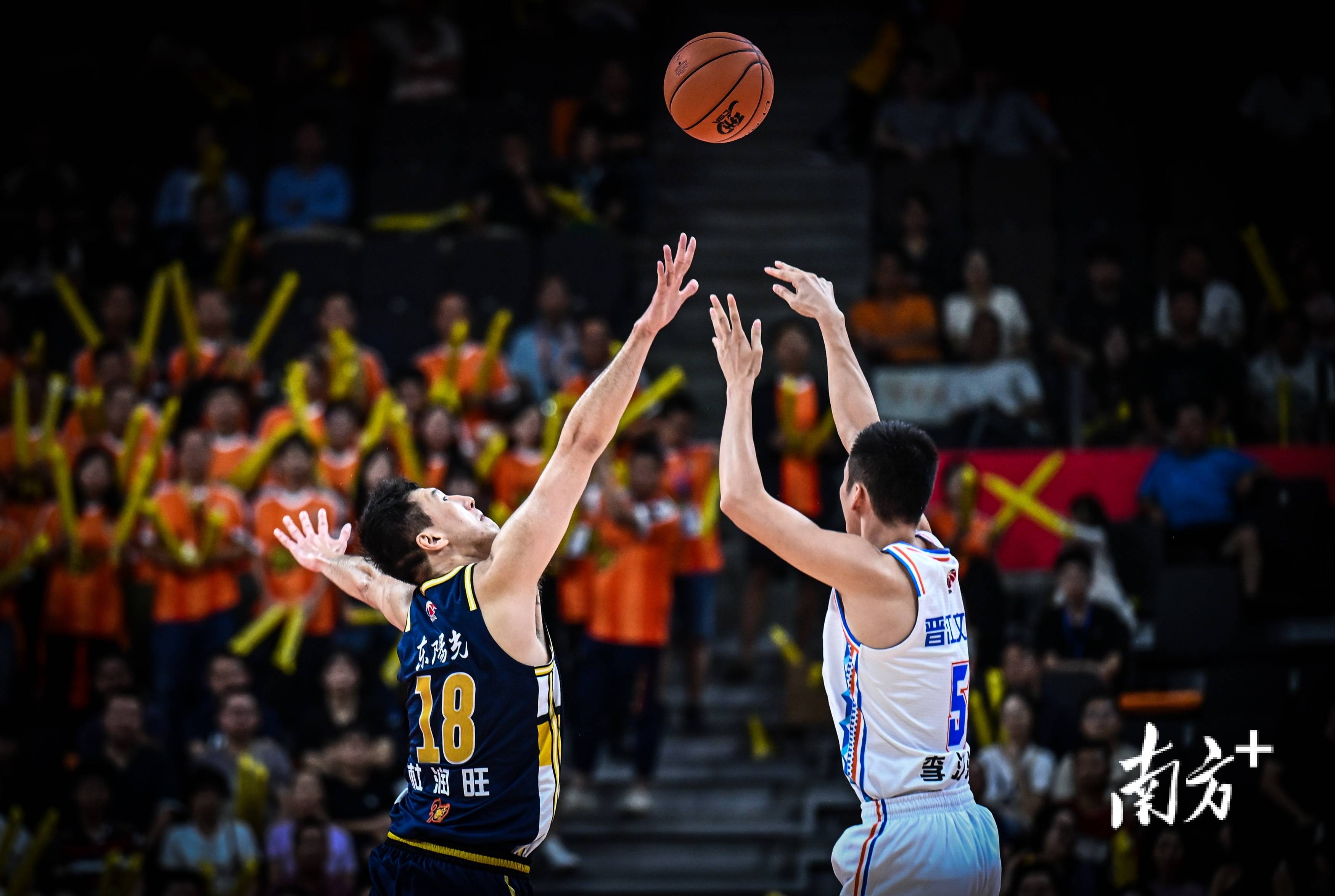 B体育体育中国官网-广东队逆转战胜山东,拿下关键胜利的简单介绍