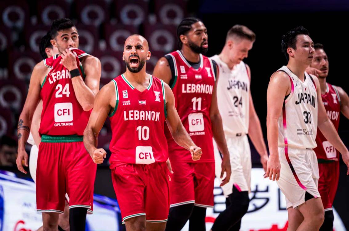 中国球员在国外赛场展现实力，卓越表现备受肯定的简单介绍