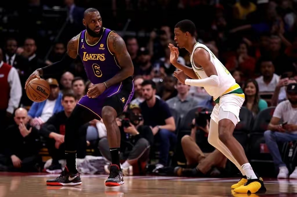 短命王队胜短命鹈鹕：季后赛仍有希望的简单介绍